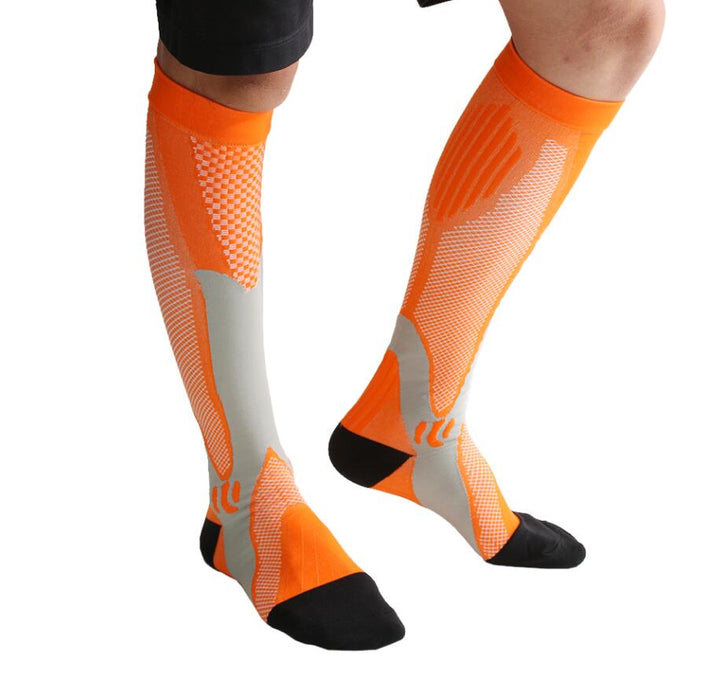 Graduated compression knee socks for running
