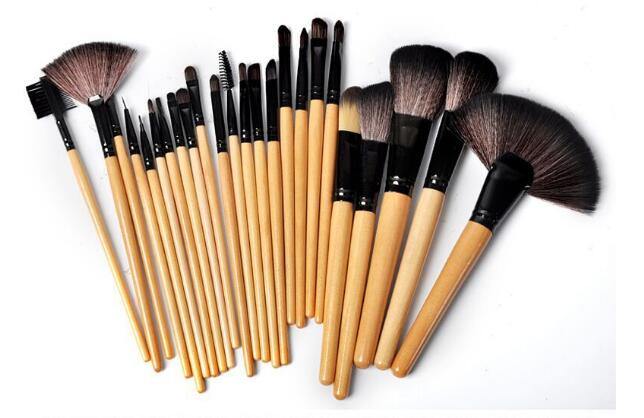 24-piece makeup brush set in pouch