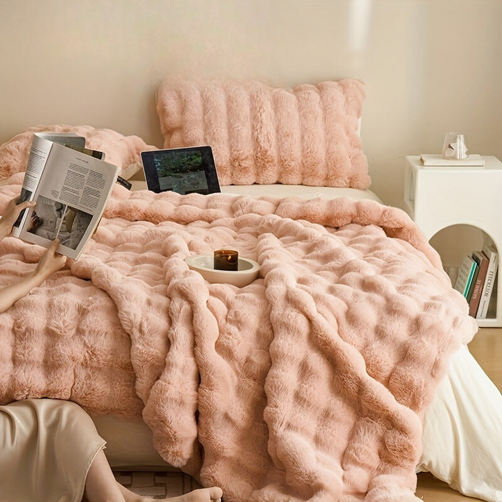 Colverro™ Double-Sided Fleece Blanket in Silky Faux Rabbit Fur