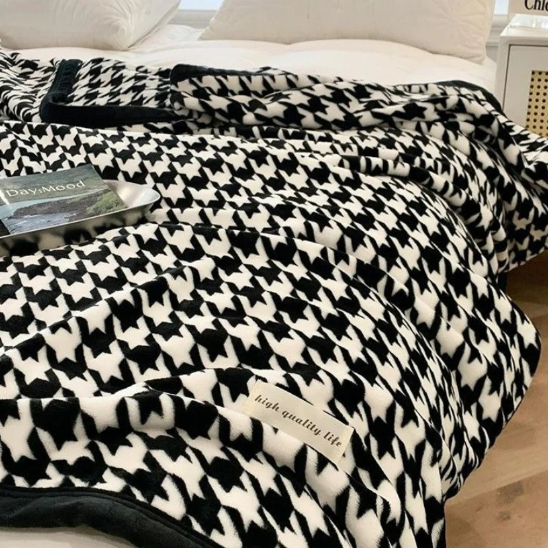 Colverro™ Soft Flannel Throw Blanket for Cozy Couch Nights
