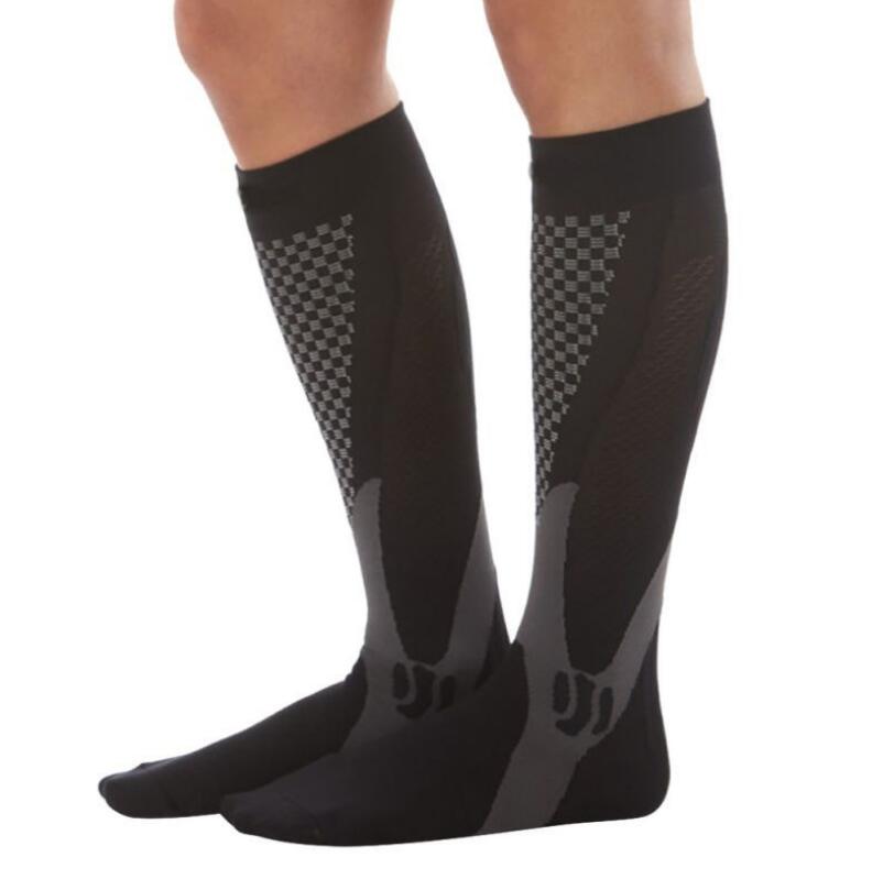 Graduated compression knee socks for running