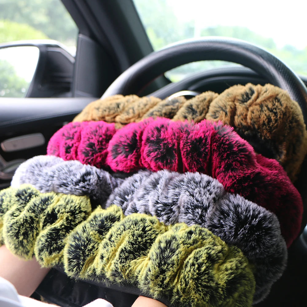 Colverro™ Plush Winter Steering Wheel Cover – Soft and Warm Grip