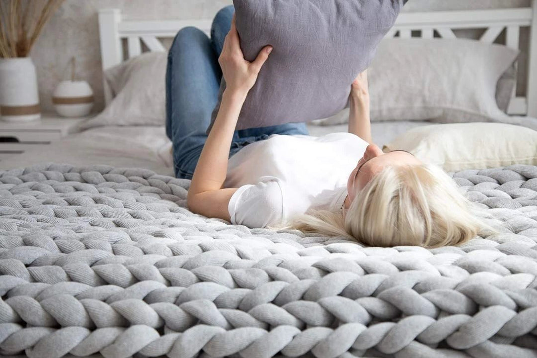 Colverro™ Chunky Knit Blanket, Extra Thick and Cloud-Soft Throw