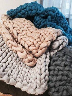 Colverro™ Chunky Knit Blanket, Extra Thick and Cloud-Soft Throw