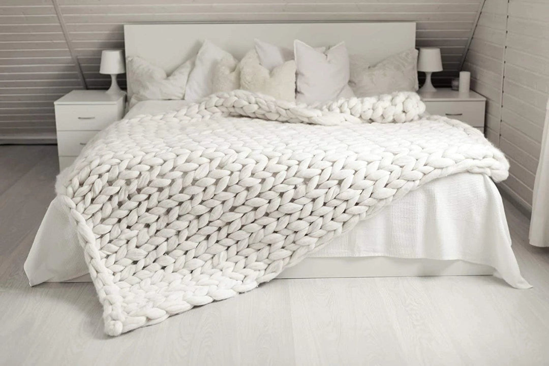 Colverro™ Chunky Knit Blanket, Extra Thick and Cloud-Soft Throw