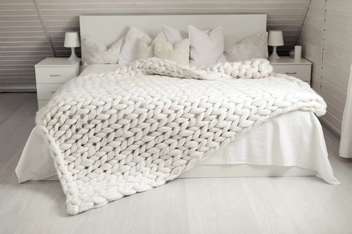 Colverro™ Chunky Knit Blanket, Extra Thick and Cloud-Soft Throw