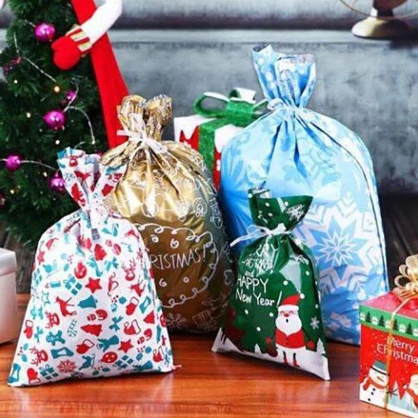 Colverro™ Drawstring Christmas Gift Bags – 15-Piece Set in Three Sizes