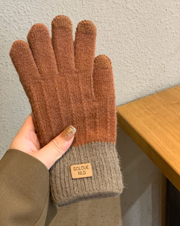 Brown knit gloves with contrast ribbed cuff