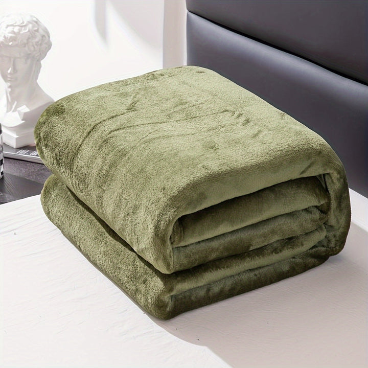 Colverro™ Soft Flannel Throw Blanket for Couch, Bed and Camping