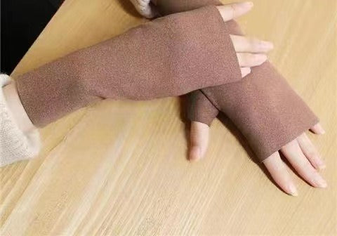 Gray knit fingerless hand warmers