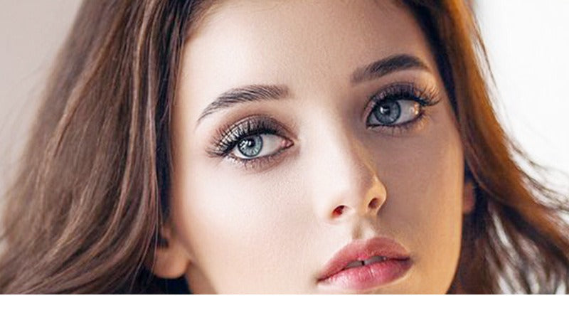 Magnetic eyelashes in round mirror case