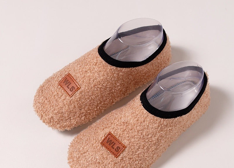 Camel fleece-lined slipper socks with grip sole