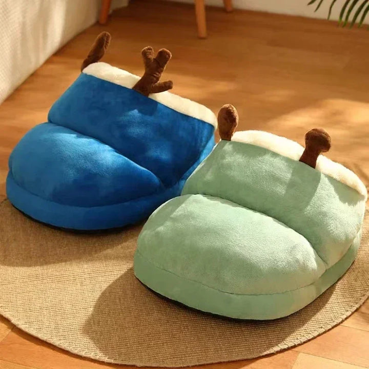 Colverro™ Slipper-Shaped Fleece Dog Bed – Foldable and Washable