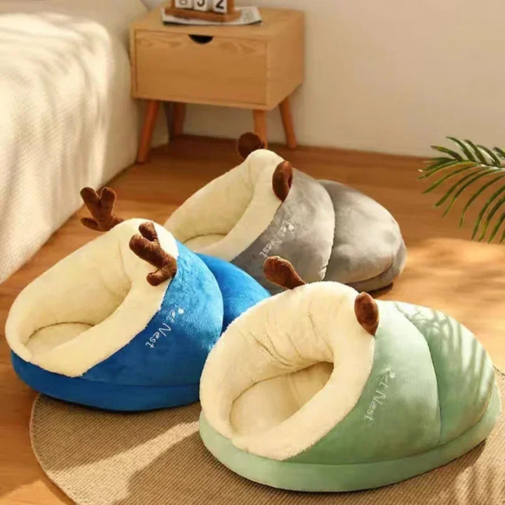 Colverro™ Slipper-Shaped Fleece Dog Bed – Foldable and Washable