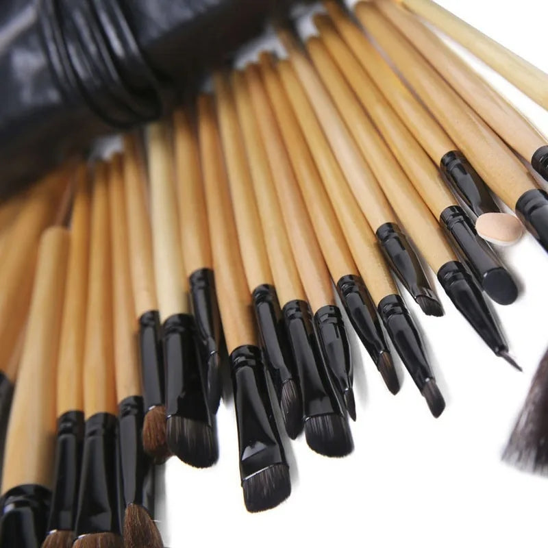 24-piece makeup brush set in pouch