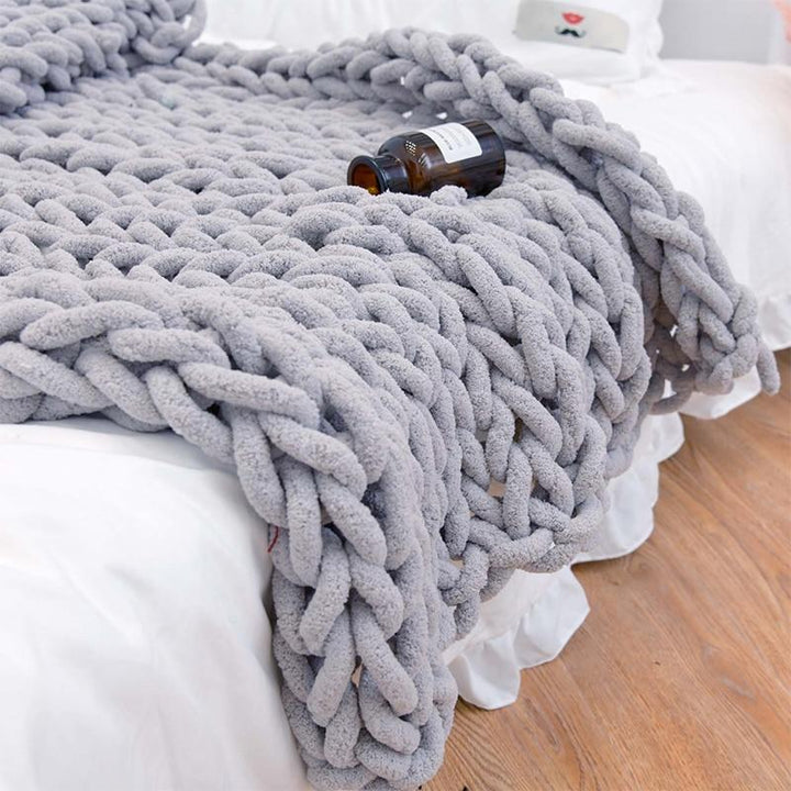 Colverro™ Chunky Cable-Knit Throw Blanket with a Gently Weighted Feel