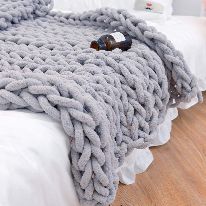 Colverro™ Chunky Cable-Knit Throw Blanket with a Gently Weighted Feel