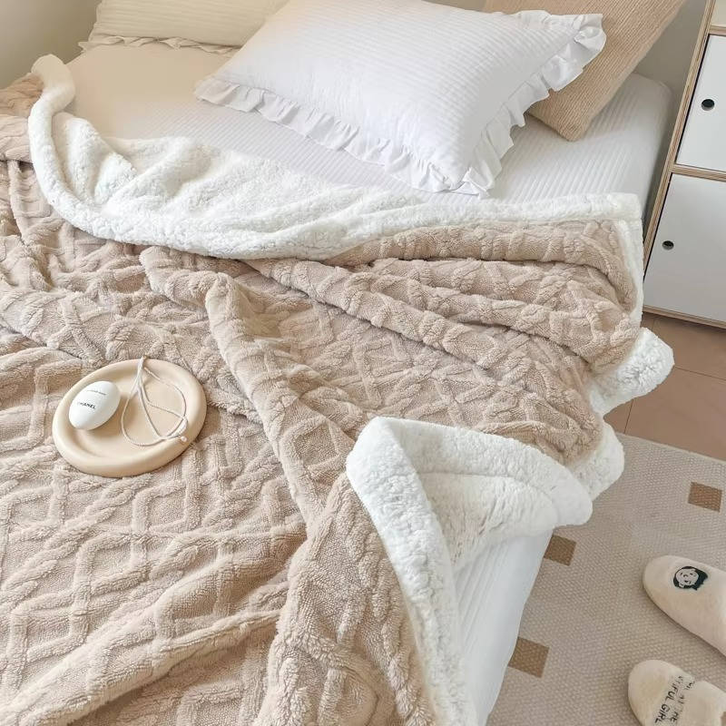 Colverro™ Double-Sided Jacquard Fleece Blanket with Fluffy Sherpa Side