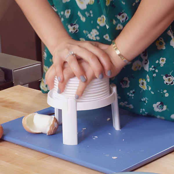 Colverro™ Hard Boiled Egg Peeler Tool – Peel Eggs Fast and Mess-Free
