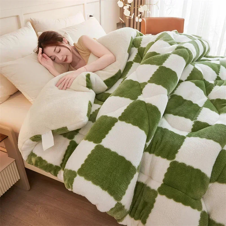 Colverro™ Quilted Weighted Blanket with Classic Plaid Design