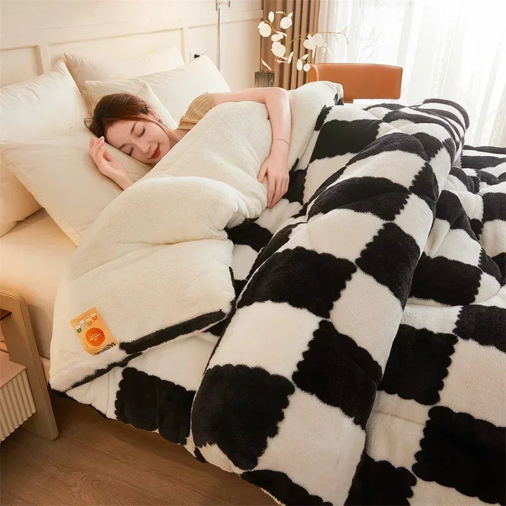 Colverro™ Quilted Weighted Blanket with Classic Plaid Design