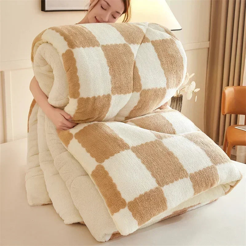 Colverro™ Quilted Weighted Blanket with Classic Plaid Design