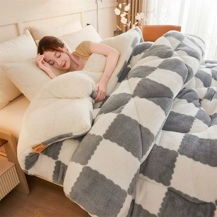 Colverro™ Quilted Weighted Blanket with Classic Plaid Design