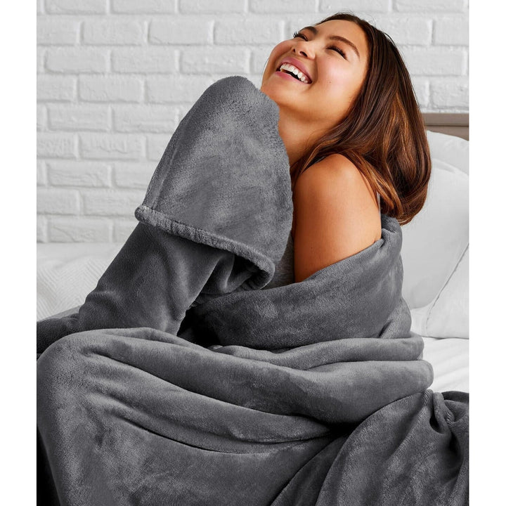 Colverro™ Faux Fur Fleece Throw Blanket with a Mink-Soft Feel