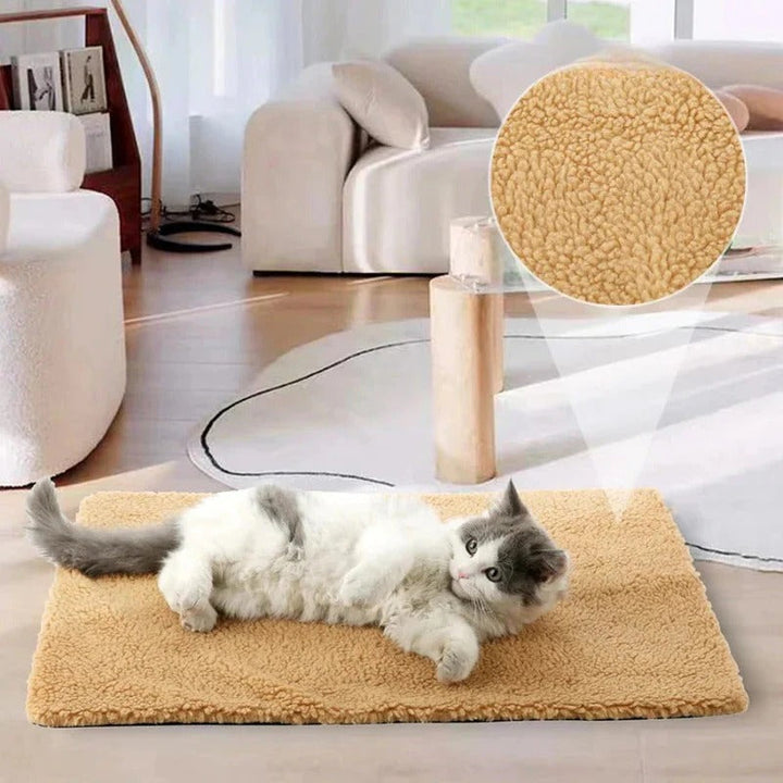 Colverro™ Self-Warming Pet Blanket for Cats and Dogs, No Power Needed