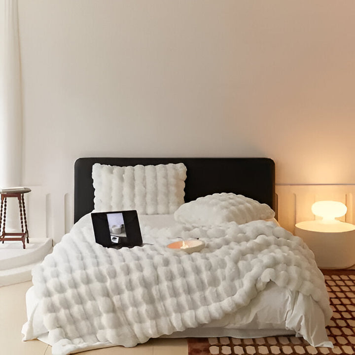 Colverro™ Soft Plush All-Season Blanket with a Minimal, Elegant Look