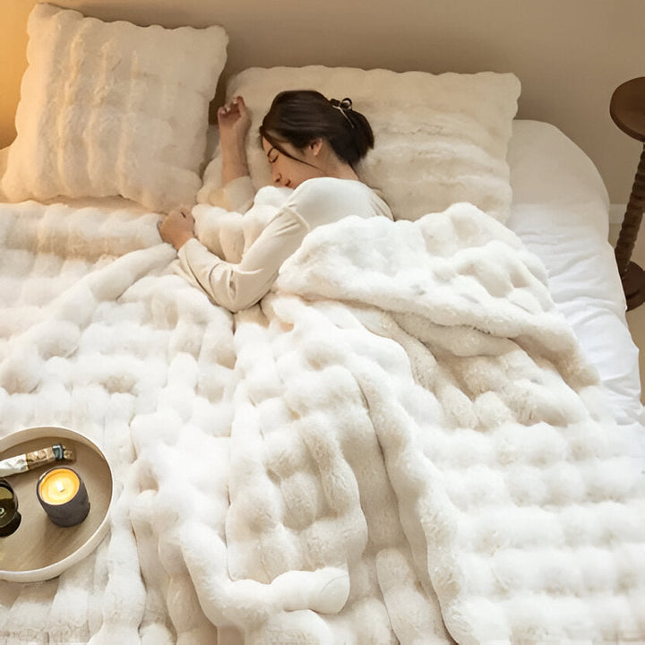 Colverro™ Soft Plush All-Season Blanket with a Minimal, Elegant Look