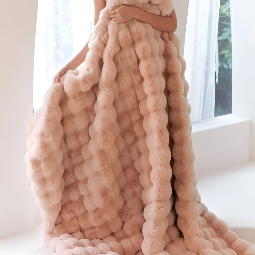 Colverro™ Soft Plush All-Season Blanket with a Minimal, Elegant Look