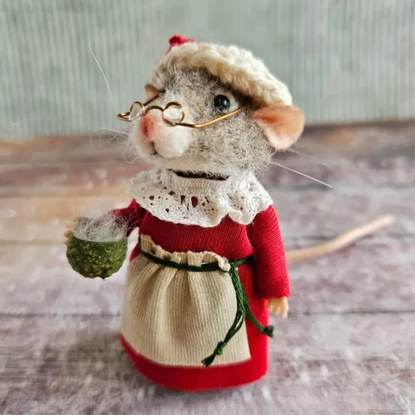 Colverro™ Needle Felted Mouse DIY Craft Kit for Holiday Decorating