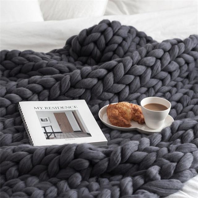 Colverro™ Handmade Chunky Knit Blanket with Ultra-Soft Texture